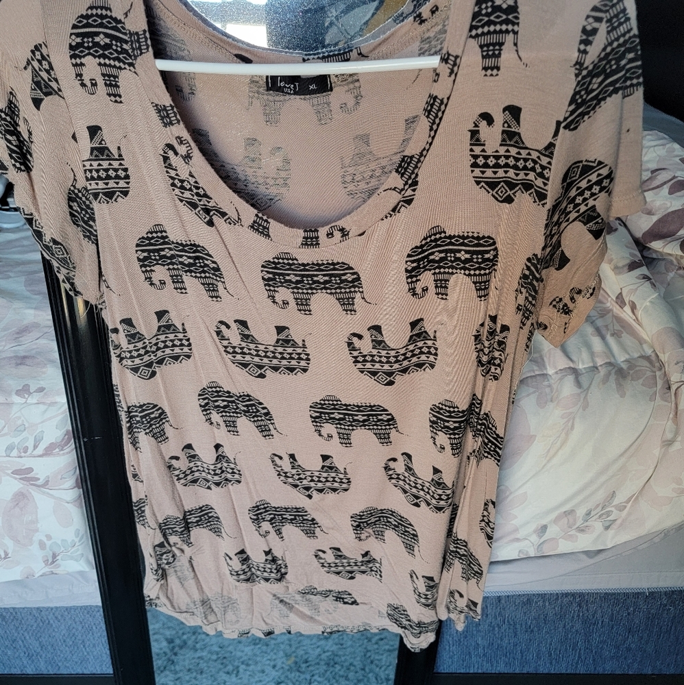 Brown elephant top